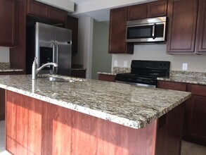 1925 E 86th St in Cleveland, OH - Building Photo - Building Photo