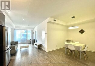 18 Uptown Dr in Markham, ON - Building Photo - Building Photo