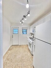 1614 NE 7th St, Unit Full 2 Bedroom Unit in Fort Lauderdale, FL - Building Photo - Building Photo