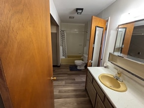 214 5th Ave SW in Cut Bank, MT - Foto de edificio - Building Photo