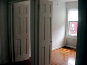 13 Becket St, Unit 2 in Salem, MA - Building Photo - Building Photo