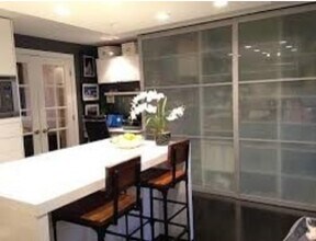 9121 Niles Center Rd, Unit 2W in Skokie, IL - Building Photo - Building Photo