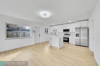 513 SW 15th St in Fort Lauderdale, FL - Foto de edificio - Building Photo