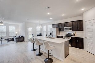 404 Wrangler Ln in Denton, TX - Building Photo