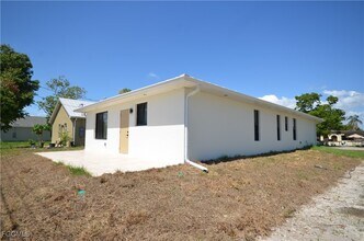 2188 Barker Blvd in Ft. Myers, FL - Building Photo - Building Photo