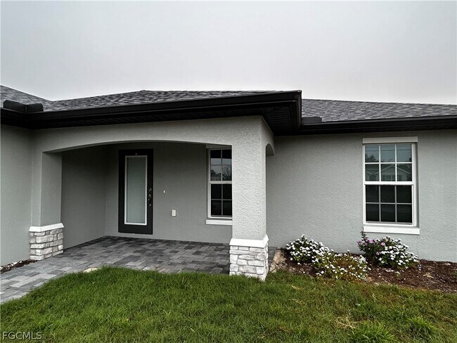1011 NW 22nd Terrace in Cape Coral, FL - Building Photo - Building Photo