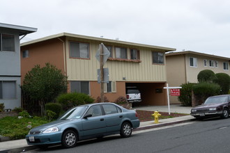 1758 S Grant St in San Mateo, CA - Foto de edificio - Building Photo