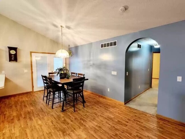 1301 Sierra Dr in Salina, KS - Building Photo - Building Photo