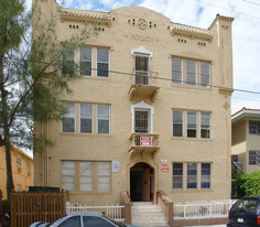 946 SW 4th St Apartments