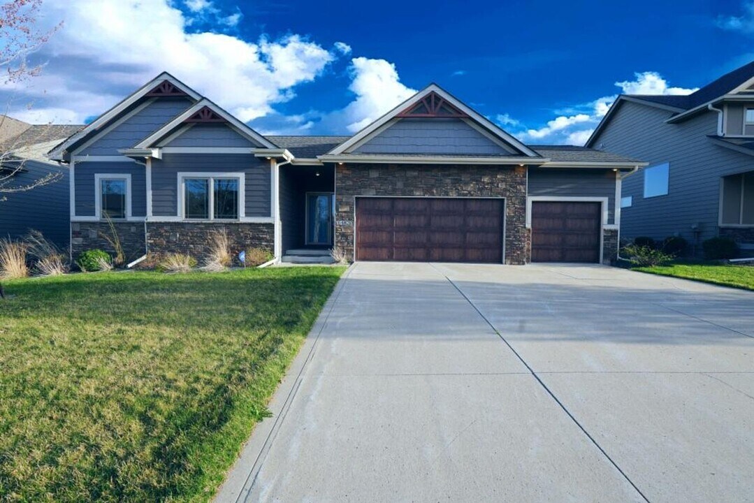 14820 Horton Ave in Urbandale, IA - Building Photo