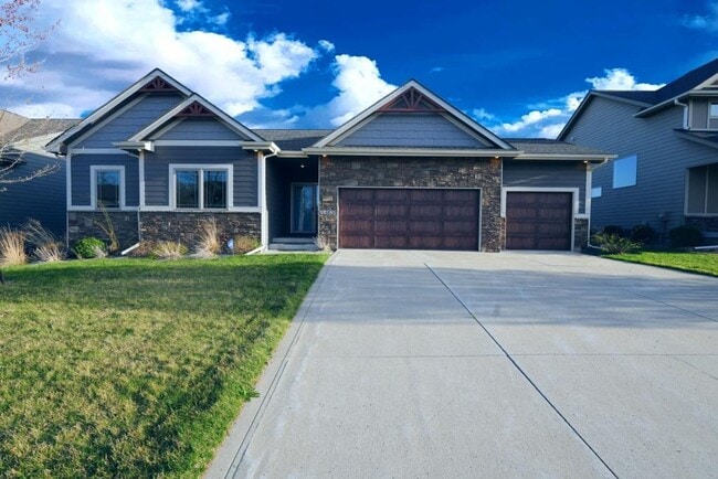 property at 14820 Horton Ave