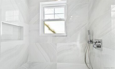 5 Madison St in Harrison, NY - Building Photo - Building Photo