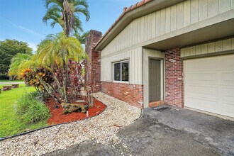 1518 N Yale Dr in Hollywood, FL - Building Photo - Building Photo