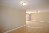 8510 NW 24th Ct in Sunrise, FL - Foto de edificio - Building Photo