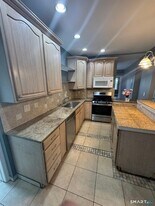 182 Hewitt St in Bridgeport, CT - Building Photo