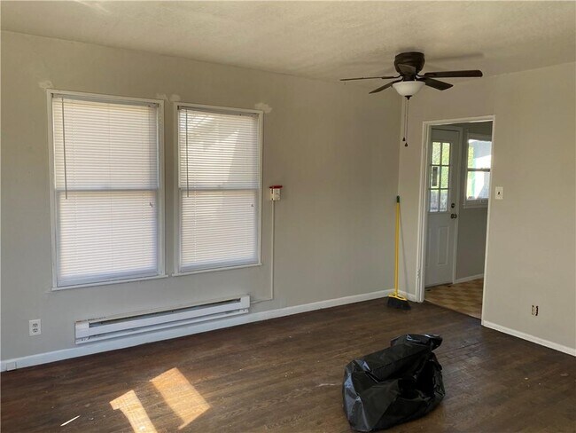 1033 Haynes St in San Marcos, TX - Building Photo - Building Photo