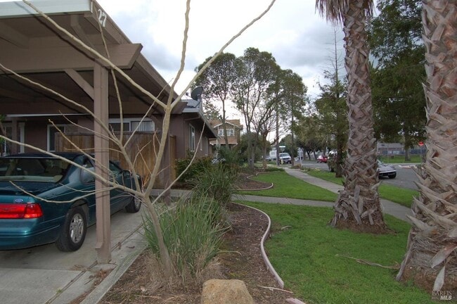 27 S 3rd St, Unit 6 in Rio Vista, CA - Building Photo - Building Photo