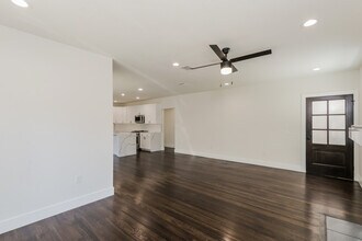 1131 Brunner Ave in Dallas, TX - Building Photo - Building Photo