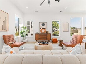 2015 N Prairie Ave in Dallas, TX - Building Photo - Building Photo