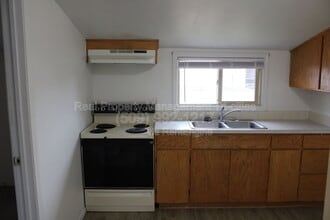 508 9th St in Benton City, WA - Foto de edificio - Building Photo