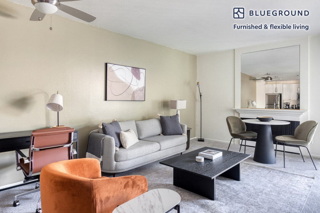 350 E Del Mar Blvd in Pasadena, CA - Building Photo