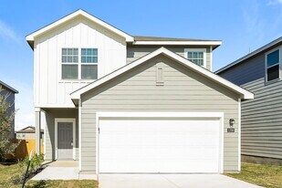 5709 Texas Palm Dr in Converse, TX - Building Photo