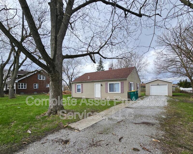 5556 Washington St in Merrillville, IN - Building Photo