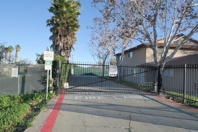 1214 Sycamore Dr in Antioch, CA - Building Photo - Building Photo