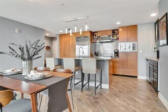 1120 E Kennedy Blvd in Tampa, FL - Building Photo - Building Photo