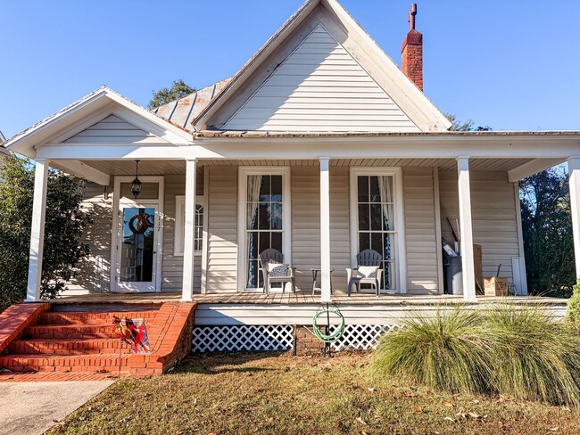 property at 117 E Main St