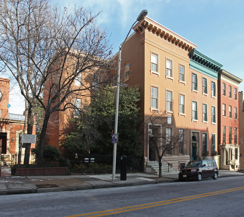 12 W Read Street Apartments in Baltimore, MD - Foto de edificio