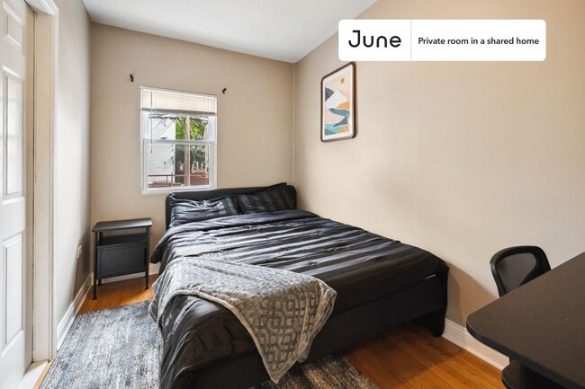 property at 2848 W Palmer St