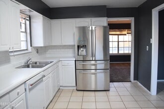 136 N Festival Dr in El Paso, TX - Building Photo - Building Photo