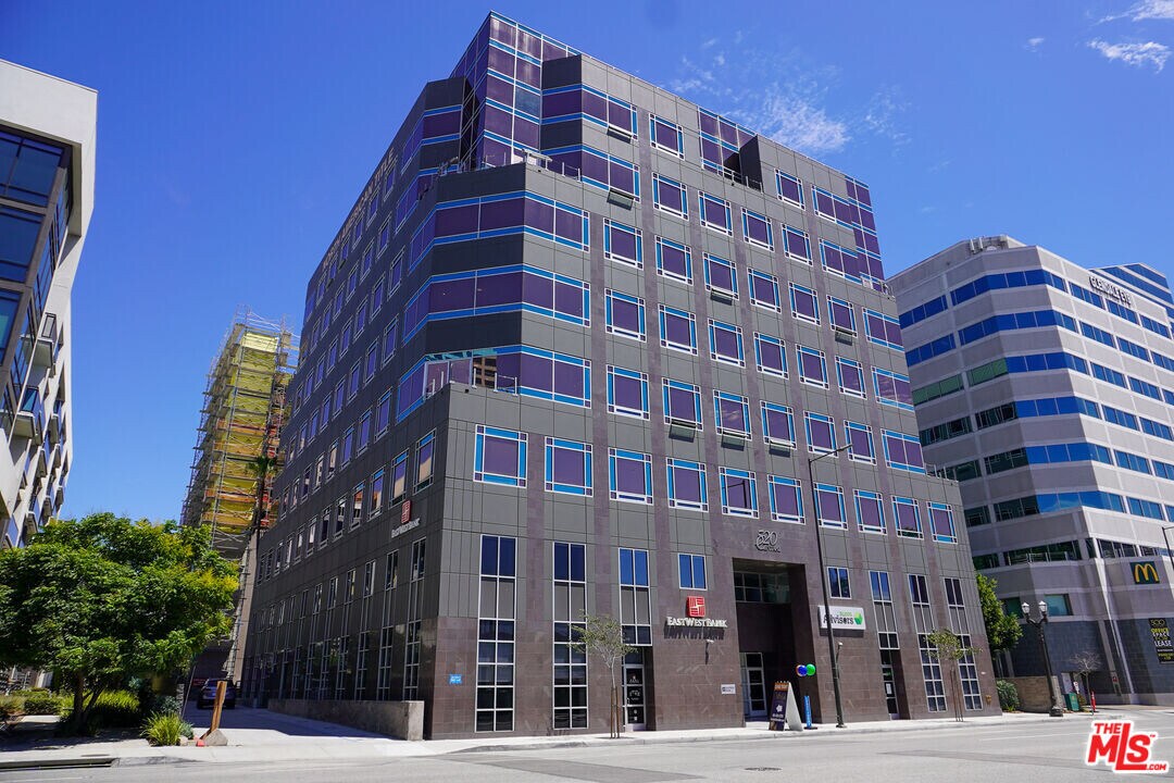 520 N Central Ave in Glendale, CA - Building Photo
