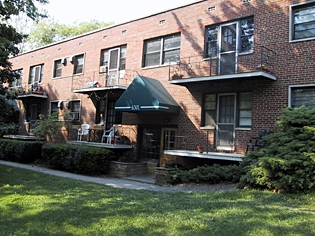 Brooke Park Apartments in Bethesda, MD - Building Photo