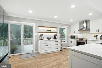6586 Morning Meadow Dr in Alexandria, VA - Building Photo - Building Photo