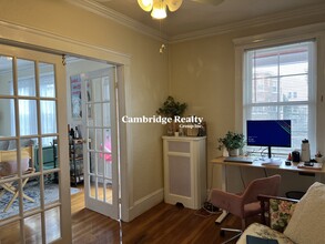 66 Craigie St, Unit 3 in Somerville, MA - Building Photo - Building Photo