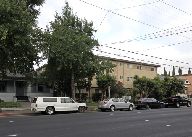 Parma Apartments in San Jose, CA - Foto de edificio - Building Photo