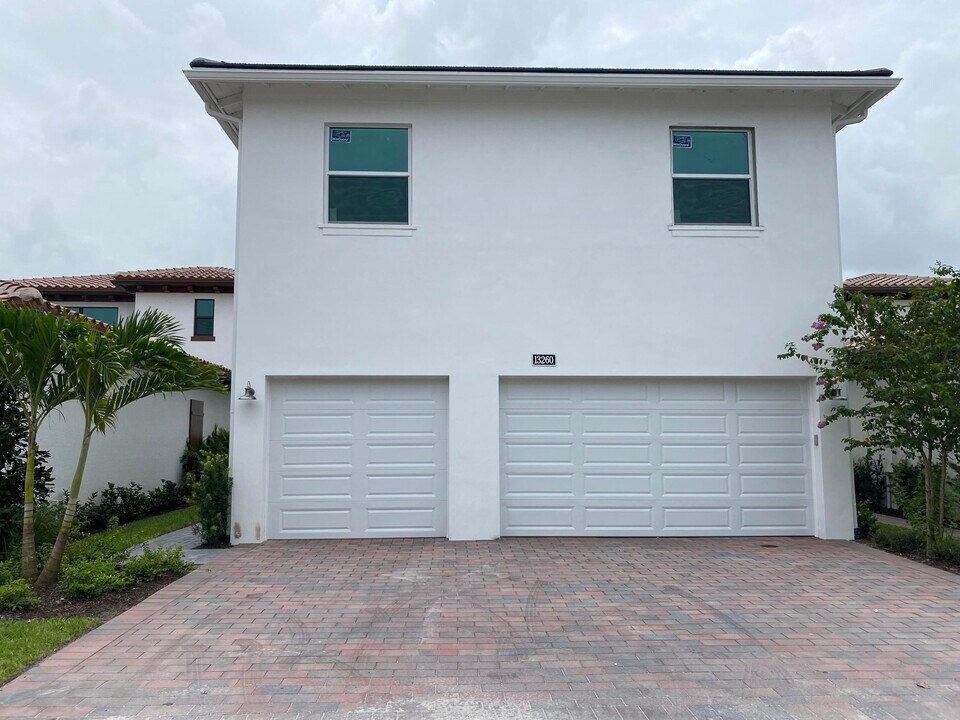 13260 Machiavelli Way in Palm Beach Gardens, FL - Building Photo