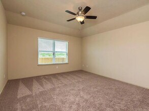 224 Lake Gln in San Marcos, TX - Building Photo - Building Photo