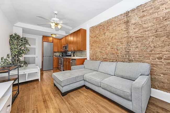 129 W 56th St, Unit 3F