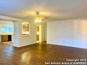 9219 Rhett Rd in San Antonio, TX - Building Photo - Building Photo
