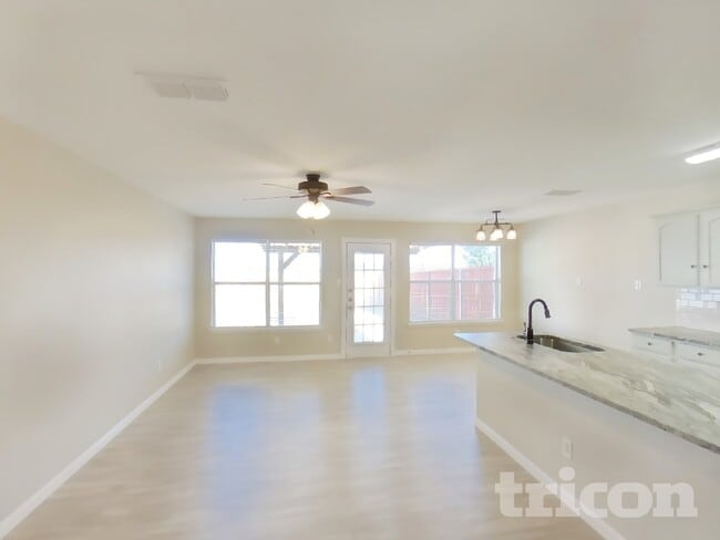 1441 Pine Ln in Fort Worth, TX - Foto de edificio - Building Photo