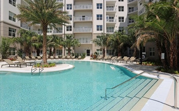 Juno Winter Park in Winter Park, FL - Foto de edificio - Building Photo