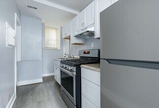 6100 Nassau Rd in Philadelphia, PA - Building Photo - Building Photo