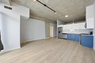 1620 S Michigan Ave, Unit 903 in Chicago, IL - Building Photo - Building Photo