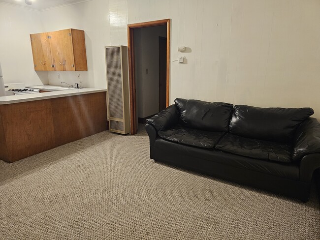 208 Herbert Ave, Unit Apt B