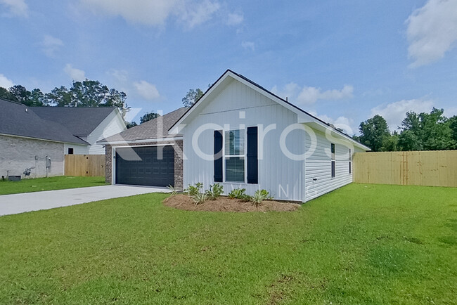 13709 Pinyon Dr in Denham Springs, LA - Building Photo - Building Photo