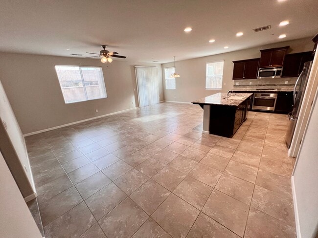 3445 Del Dios Ave in Clovis, CA - Building Photo - Building Photo