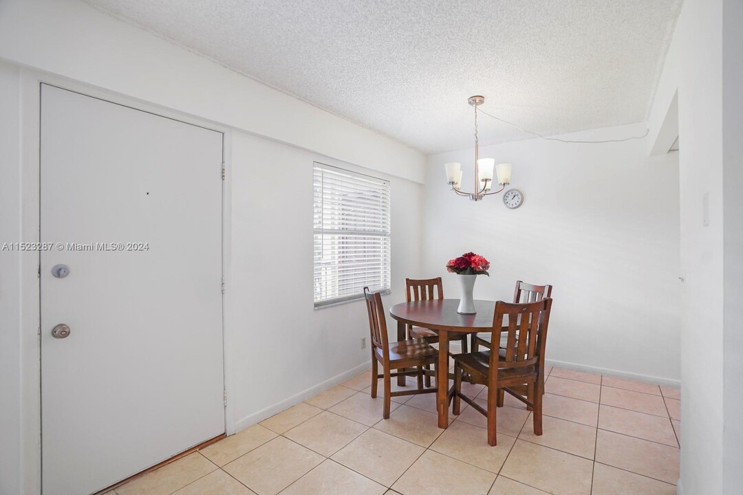 151 SW 135th Ter, Unit 302T in Pembroke Pines, FL - Foto de edificio